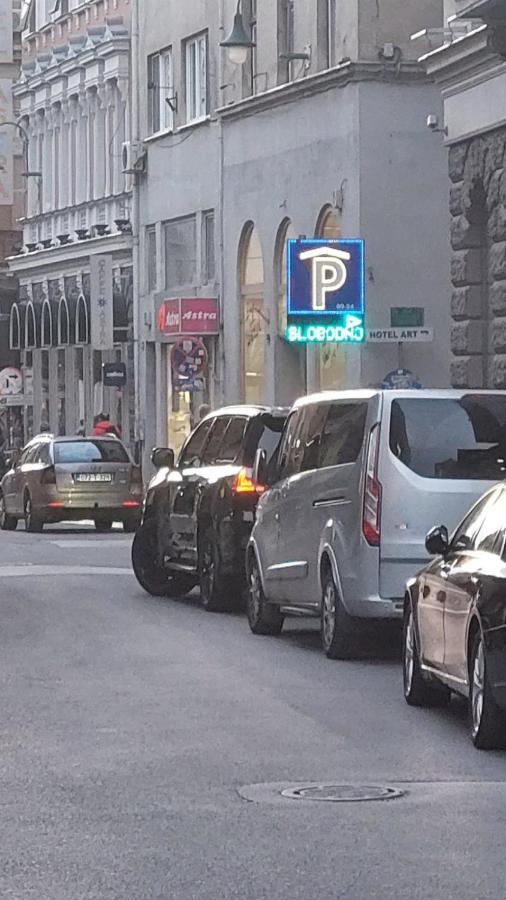 Apartments Artee Free Garage Parking サラエヴォ エクステリア 写真