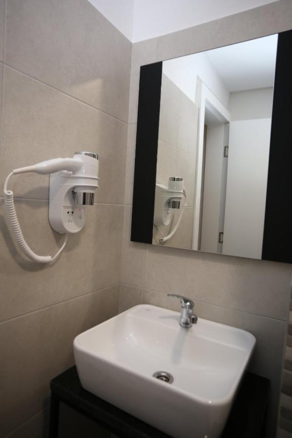 Apartments Artee Free Garage Parking サラエヴォ エクステリア 写真